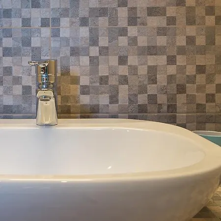 Paradise Maisonettes アパート *