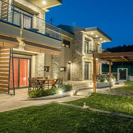 Paradise Maisonettes *